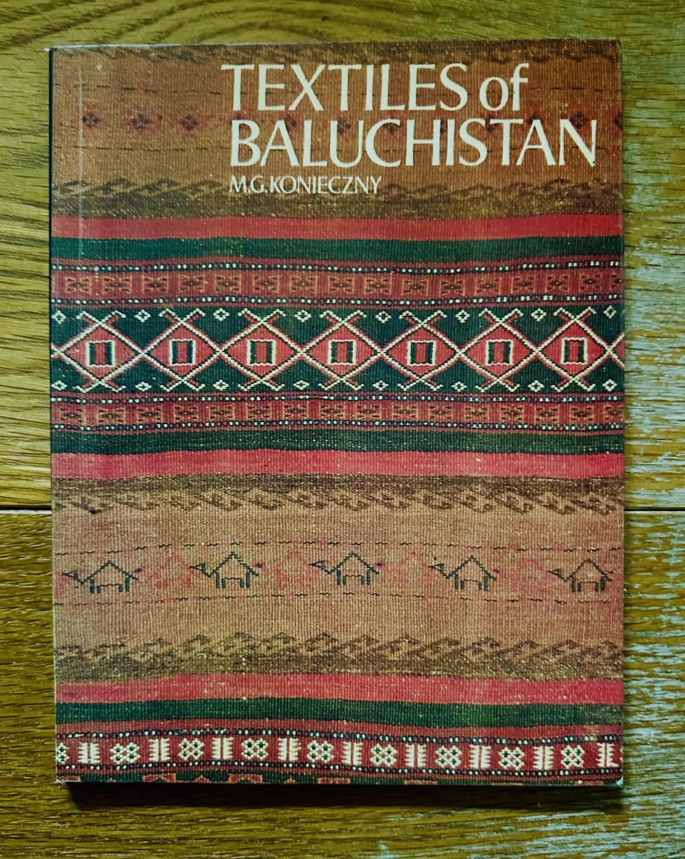 book 'textiles of baluchistan' by mg konieczny